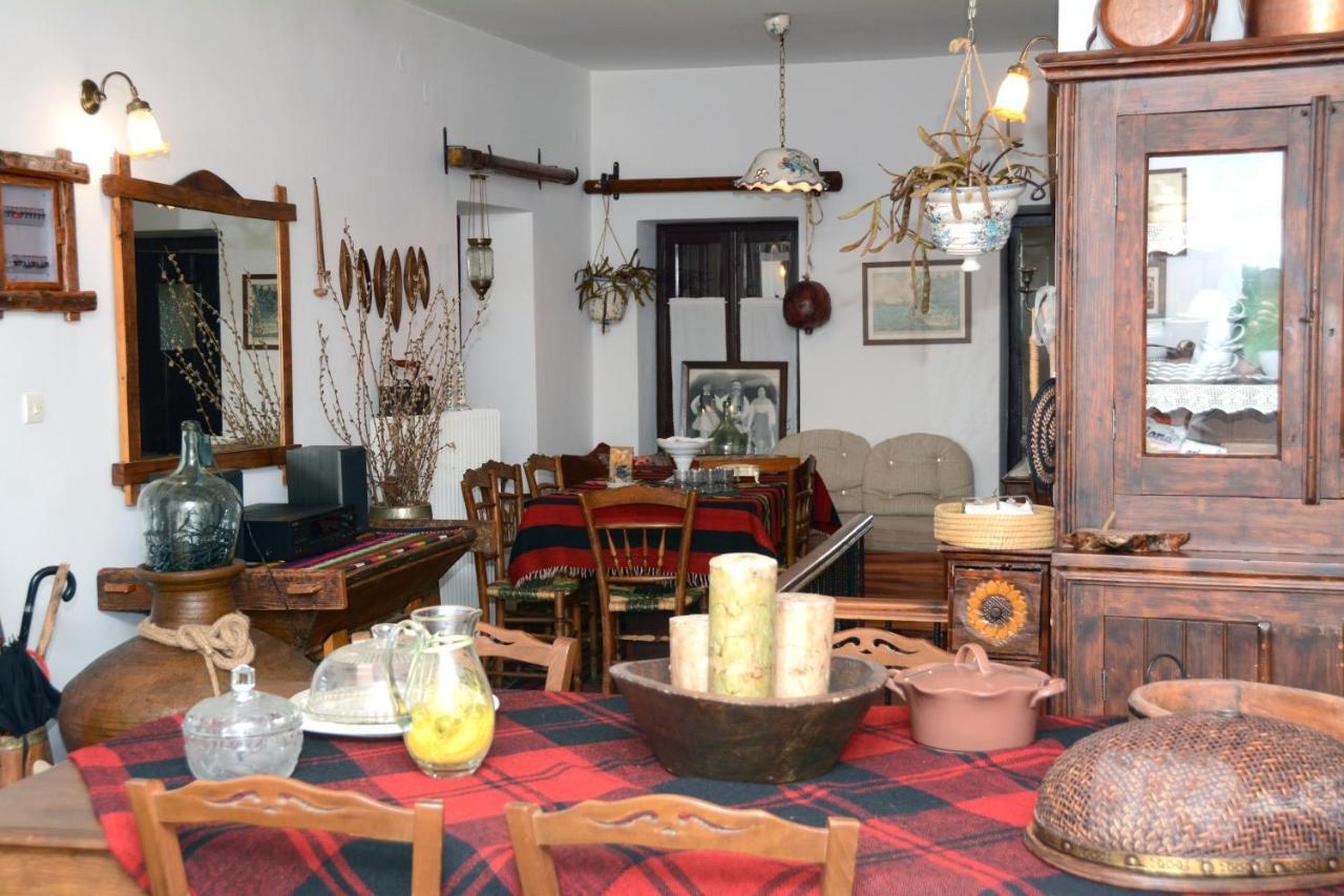 Giorgos' & Noula'S Cottage In Desfina Village- Near Delphi ภายนอก รูปภาพ