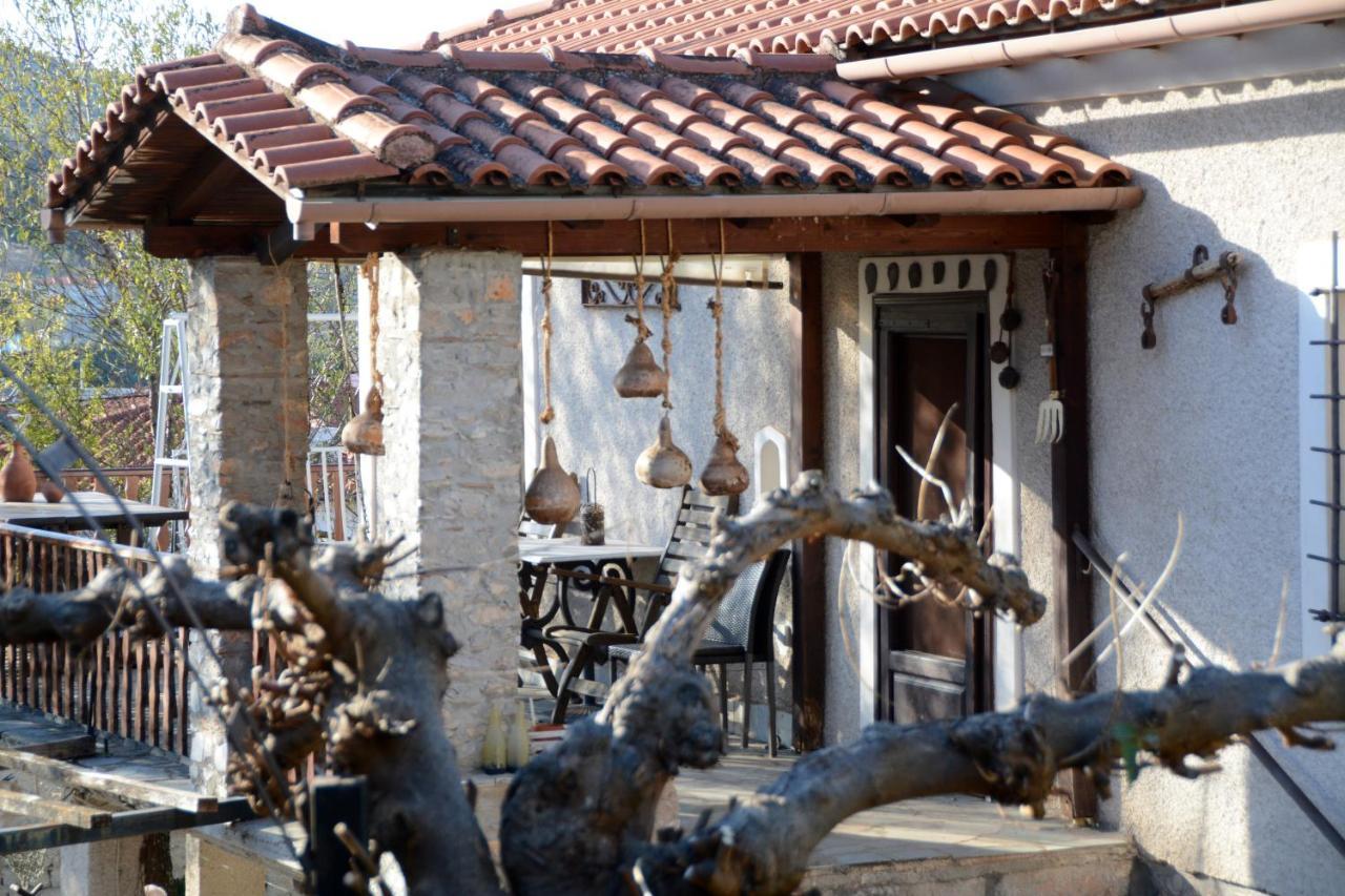 Giorgos' & Noula'S Cottage In Desfina Village- Near Delphi ภายนอก รูปภาพ