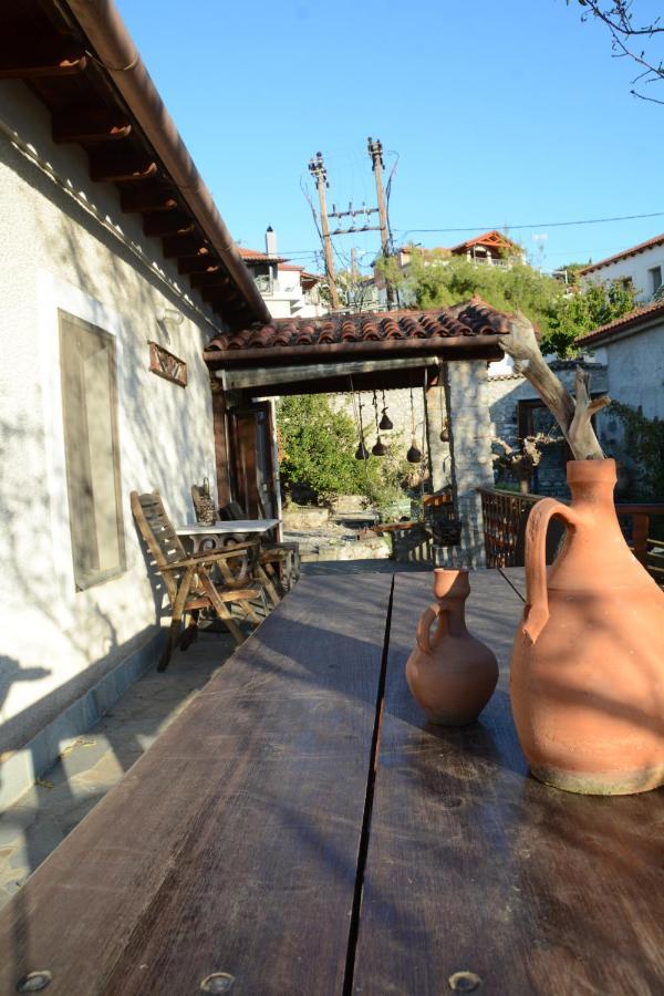 Giorgos' & Noula'S Cottage In Desfina Village- Near Delphi ภายนอก รูปภาพ